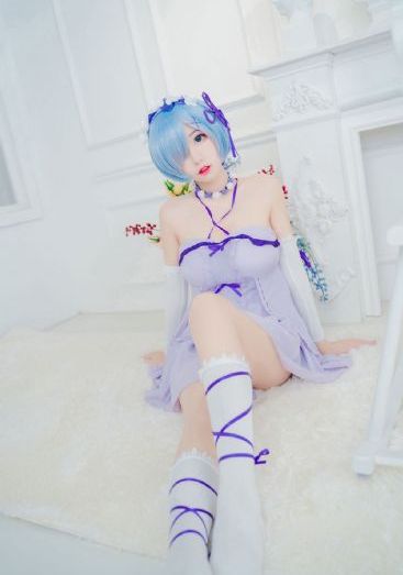 丰满的女邻居2
