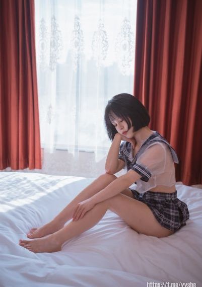 巨乳女士官