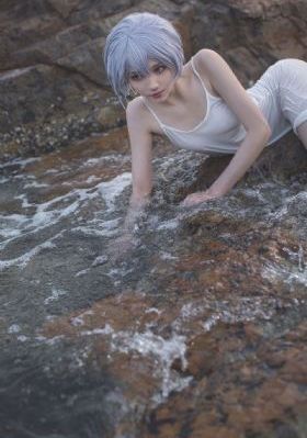 女教师的凌唇教室在线